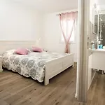 Laguna With Pool Apartamento