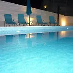 Apartamento Laguna With Pool Ražanj
