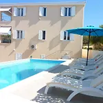 Laguna With Pool Apartamento *
