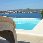 Laguna With Pool * Ražanj