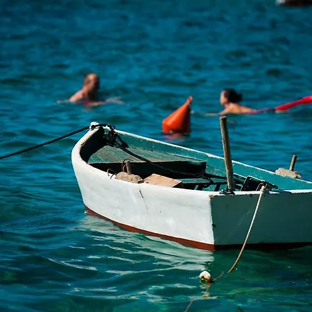 Apartment Laguna With Pool Razanj