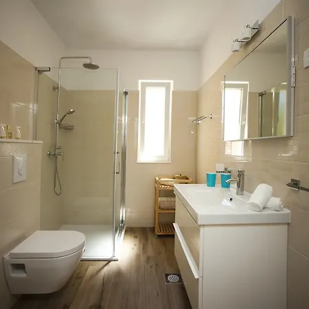 Laguna With Pool Apartment *