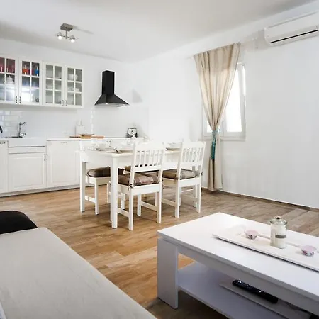 Apartment Laguna With Pool