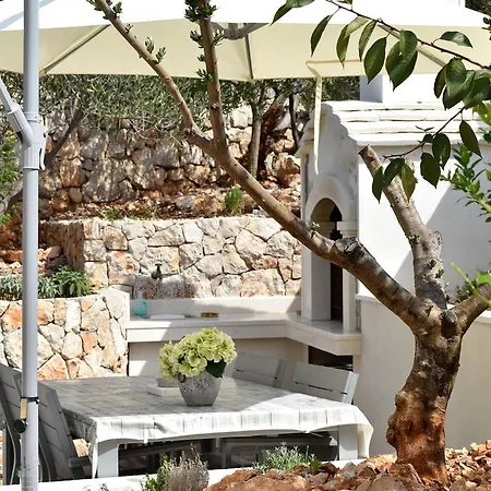 Apartment Laguna With Pool Razanj