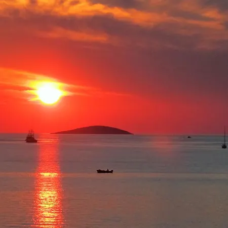 Apartment Laguna With Pool