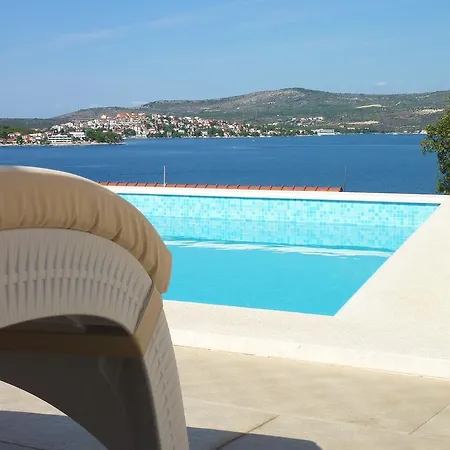 Laguna With Pool * Razanj