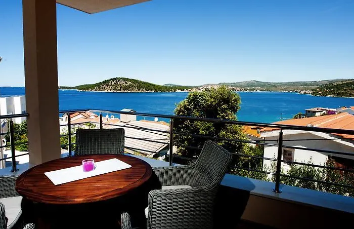 Laguna With Pool Ražanj