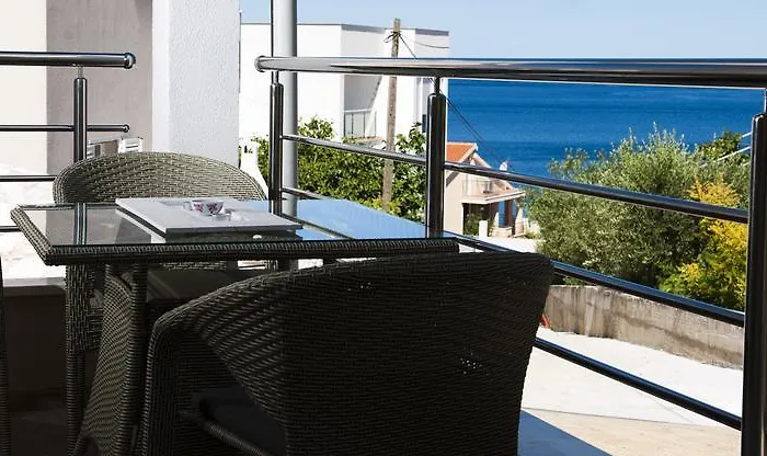 Apartament Laguna With Pool