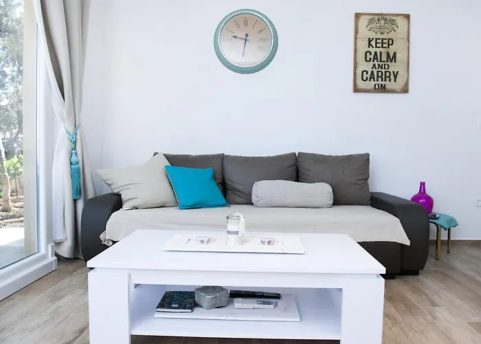 Laguna With Pool Daire Ražanj