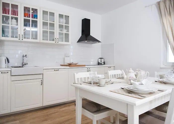 Laguna With Pool Daire *