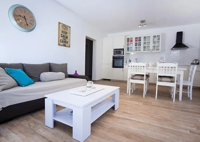 Laguna With Pool Daire Ražanj