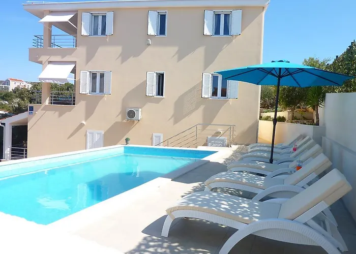 Laguna With Pool Daire *