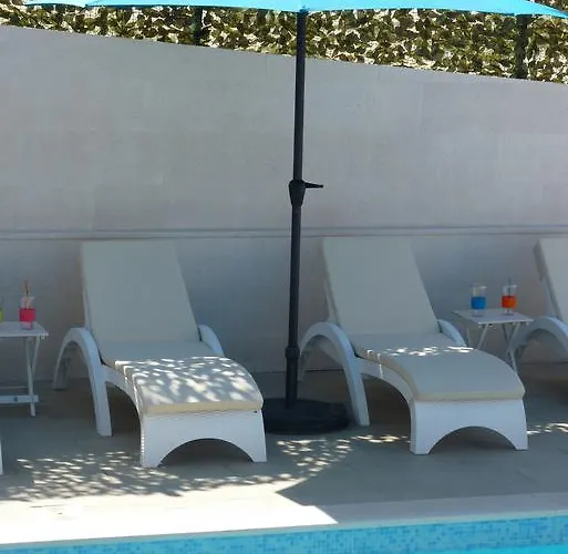 Daire Laguna With Pool